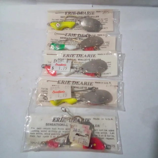 15 OLDER ERIE Dearie Walleye Lures - 13 are new in package! - Nice
