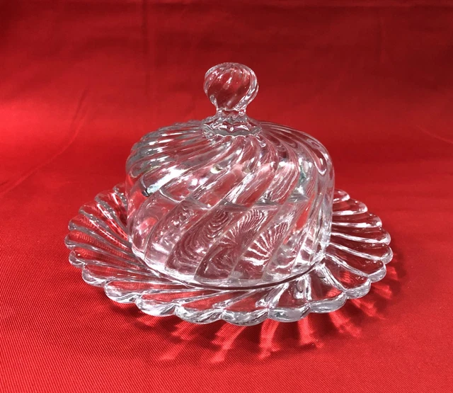 Baccarat - Beurrier - Cloche à fromage model Diamants Pierreries