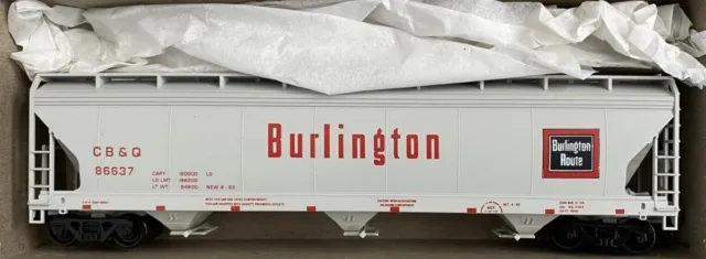 Accurail 2017 HO Scale Chicago Burlington & Quincy ACF 3-Bay Covered Hopper Kit