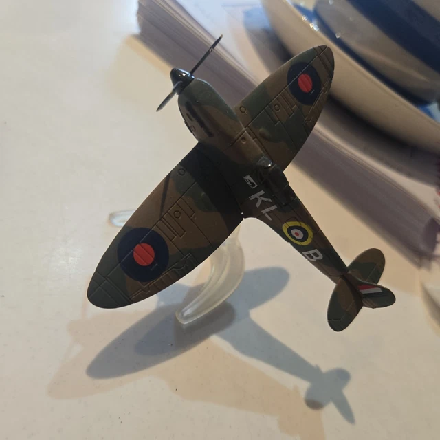 New SUPERMARINE SPITFIRE Die-Cast MODEL AIRPLANE Royal Canadian Air Force Wwii