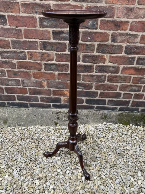 Victorian Style Torchiere Stand Table Torchiere Mahogany Antique style.