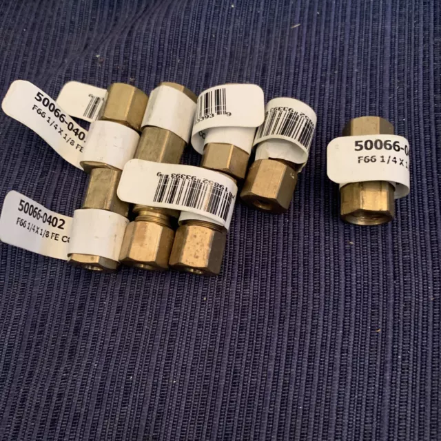 Lot Of 8 Anderson Metals 50066-0402 1/4" X 1/8" Comp Female Coupling Fittings