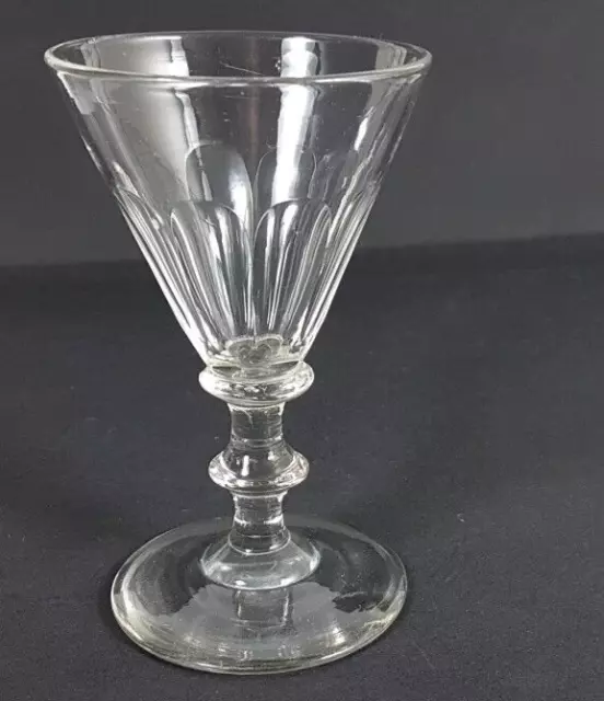 Glas Becher Fußbecher facettiert handgeschliffen um 1880 - 1900 AL283