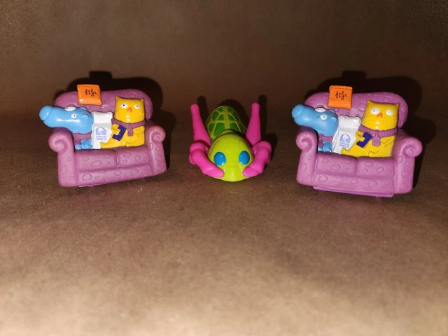 Vintage 1995 Taco Bell Nacho And Dog On Purple Couch Toys And 2007 Bug