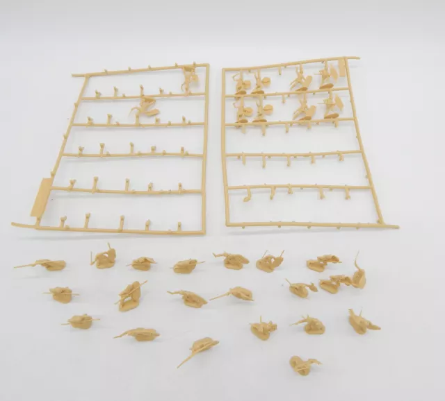 Revell Toy Soldiers 1:72 - 2553 - Beige - 30-Piece