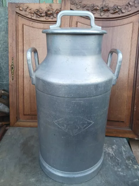 Ancien Bidon A Lait  De Marque Japy En 20 Litres En Alu  Propre .