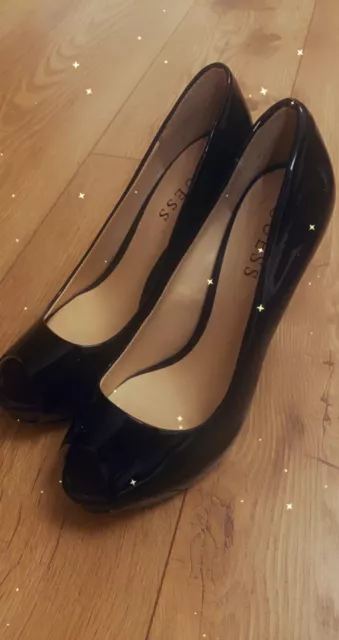 Guess black sales patent leather pumps