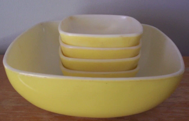 Vintage Yellow Pyrex Hostess Set-2 1/2 Qt. Chip Bowl & 4 #410 - 12 Oz. Dip Bowls