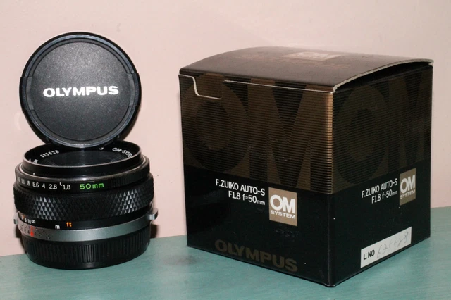 Olympus OM Zuiko 50 mm 1,8 + boite