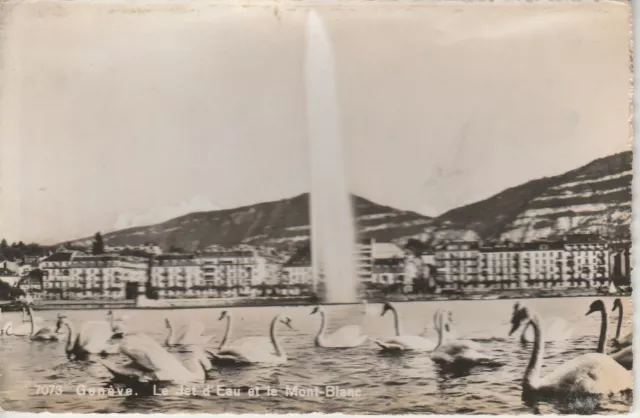 AK Genève. Le Jet d'eau et le Mont Blanc