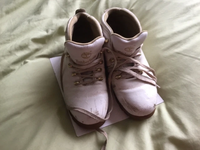 White timberlands top gold chain laces