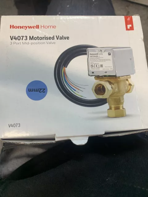 Honeywell 22mm 3 Port Motorised Mid Position Diverter Valve V4073A1039 (V4073A)