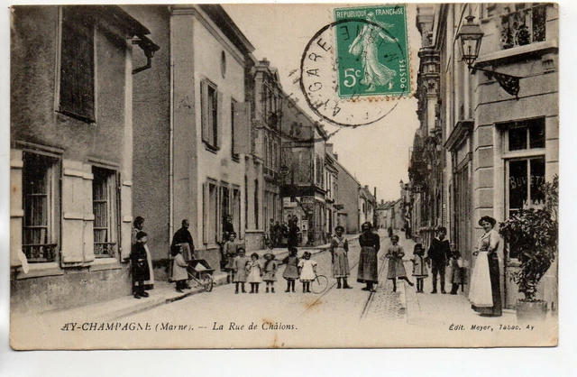 AY - Marne - CPA 51 - des enfants dans la rue de Chalons