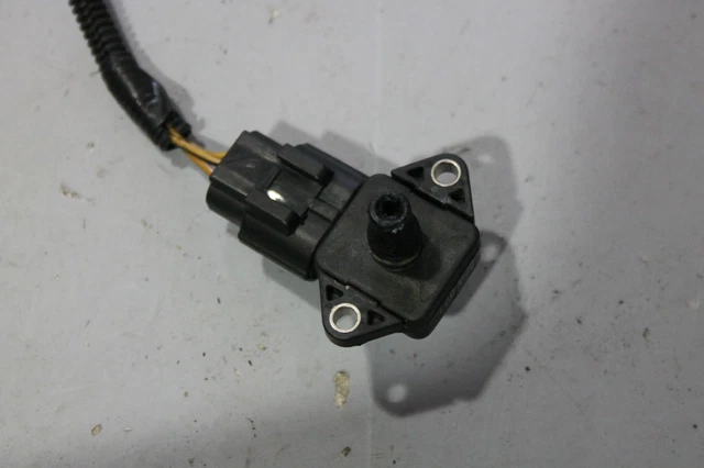 #010 Volvo S80 2.4 D5 Pressure Sensor P/N 8636216 2