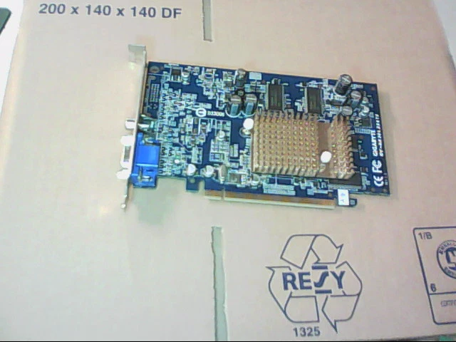 Carte Graphique Gigabyte GV-RX30L256TE-FS Radeon X600 256 Mo VGA Vidéo