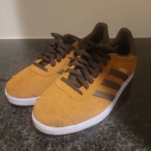 gazelle adidas 6 Trainers Bronze Colour Great Condition