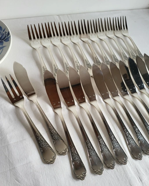 12 COUVERTS A POISSON ART DECO METAL ARGENTE 60 g C.O.P. ORFEVRE PERRIN en ECRIN EUR 100,00 - FR