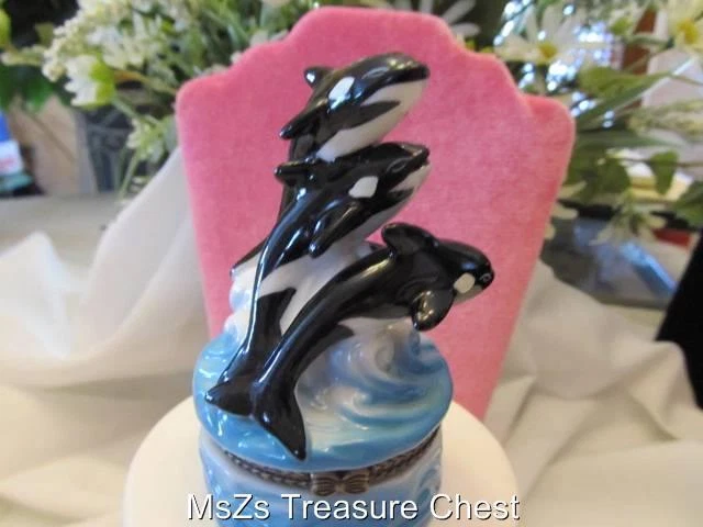 3 Jumping Whales on top of a Wave Trinket Box w Surprise Inside   * New In Box *