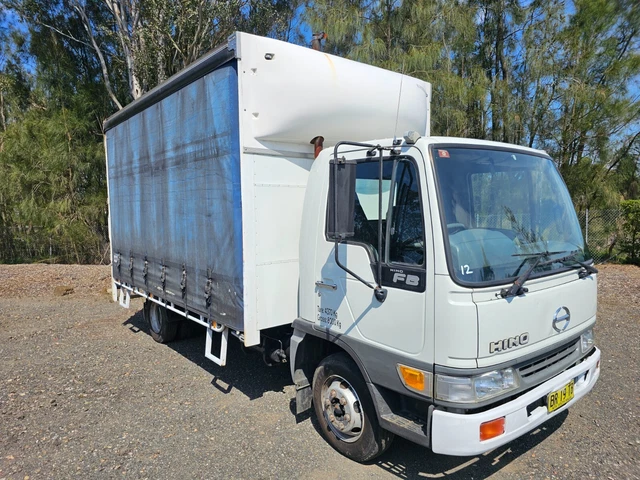 1999 Hino FB  truck 6 pallet tautliner curtainsider  truck