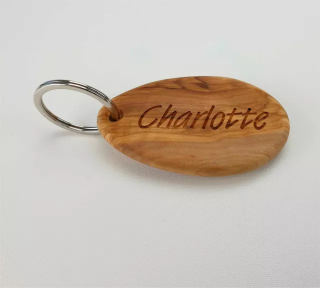 Schlüsselanhänger "Oval" aus Olivenholz mit individueller Gravur Name Geschenk