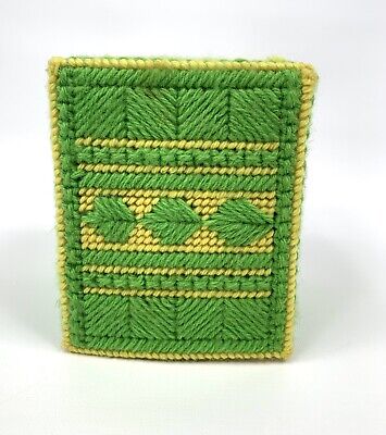 Cubierta de caja de tejido con aguja Mod Groovy de colección verde amarillo