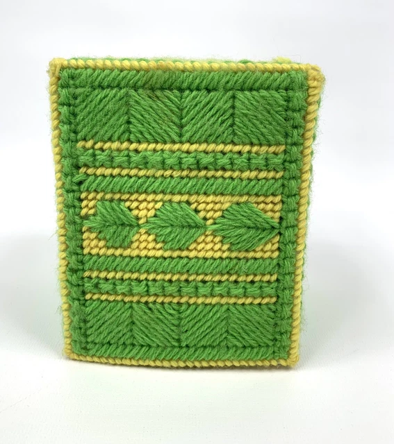 Cubierta de caja de tejido con aguja Mod Groovy de colección verde amarillo