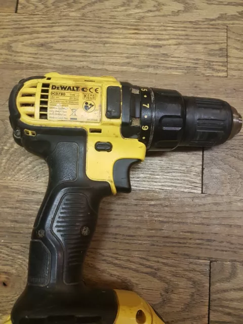 Perceuse à marteau Dewalt 18v xr 2