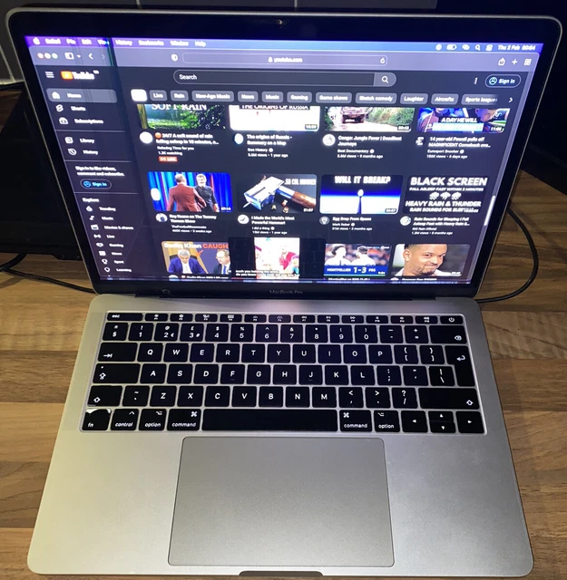 MacBook Pro 13-inch 2017 - Intel Core i5 2.3Ghz - 256GB SSD - 16GB Ram