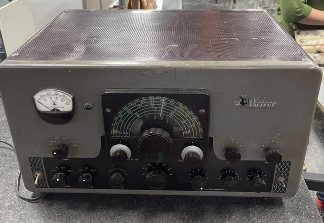 vintage 1955-1962 Viking Valiant AM/CW Transmitter (160 to 10 meters) READ vintage 1955-1962 Viking Valiant AM/CW Transmitter (160 to 10 meters) READ