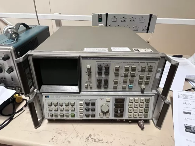 HP 8566B Spectrum Analyser & Display, 100 Hz to 22 GHz