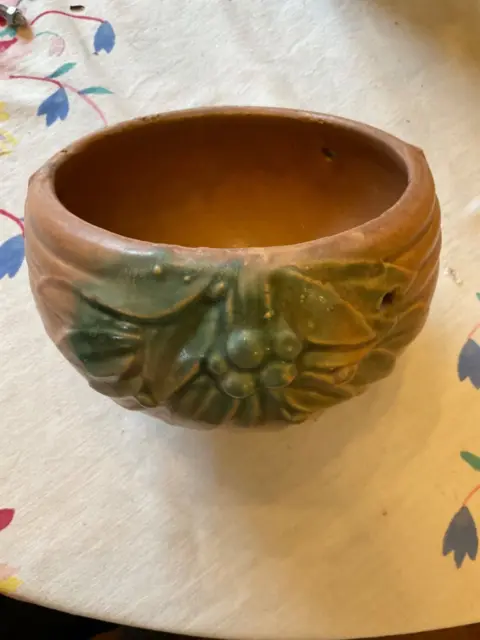 Vintag McCoy Pottery Hanging Planter jardiniere, Leaves and Berries Pattern