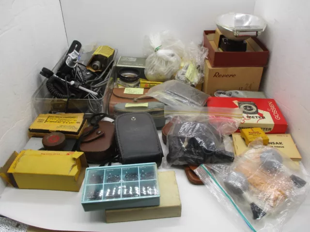 Big Lot Vintage Camera Stuff Meters Flash Guns Lenses Kodak Etc Lot of Stuff