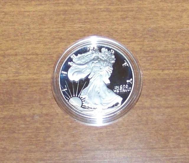 1994 P American Eagle One Ounce Proof Silver Dollar With Box And COA - U.S. MINT 1994 P American Eagle One Ounce Proof Silver Dollar With Box And COA - U.S. MINT