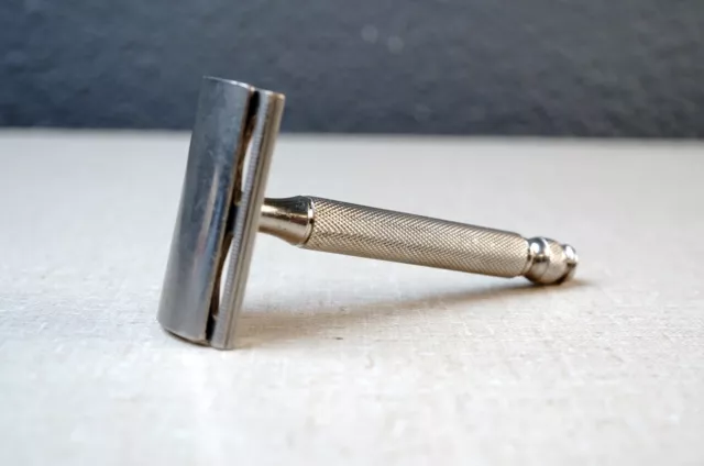 1940s Gillette Ball End Tech Chrome Nickel Double Edged Safety Razor