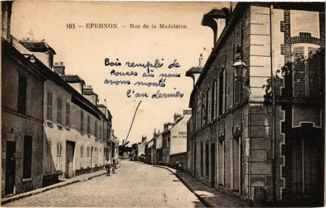 CPA EPERNON-Rue de la Madeleine (184609)