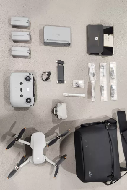 DJI Mini 2 SE Drone (crashed) + 3 Batteries + Charger  + Accessories & Carry Bag