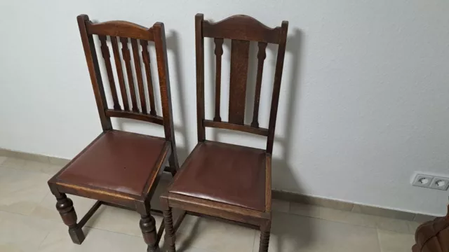 2 historische Holz Stühle