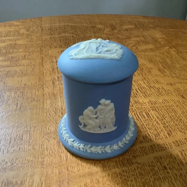 Wedgwood jaspe azul pálido sumergido fósforo golpeador y cubierta solo Wedgwood