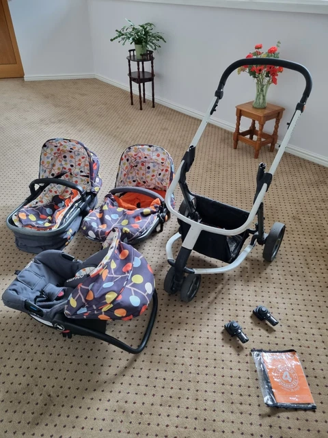Pram and baby car seat: Cosatto Giggle 3-in-1  bundle