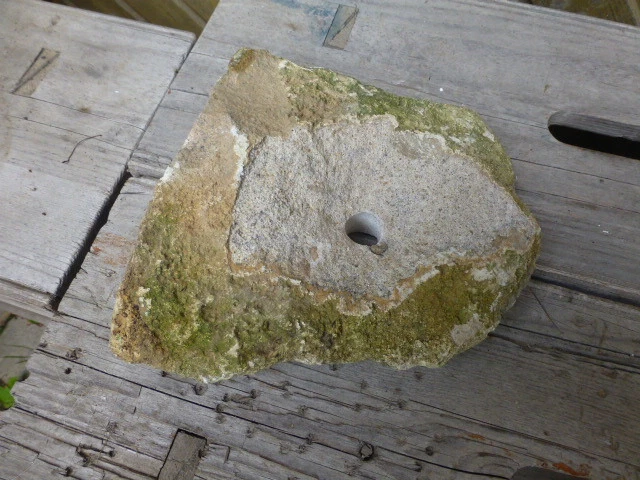 QUELLSTEIN BRUNNENSTEIN MIT Loch für Quellsteinbrunnen Naturstein Nr