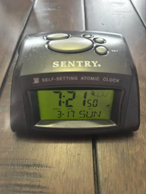 Sentry Self Setting Atomic Clock Rare