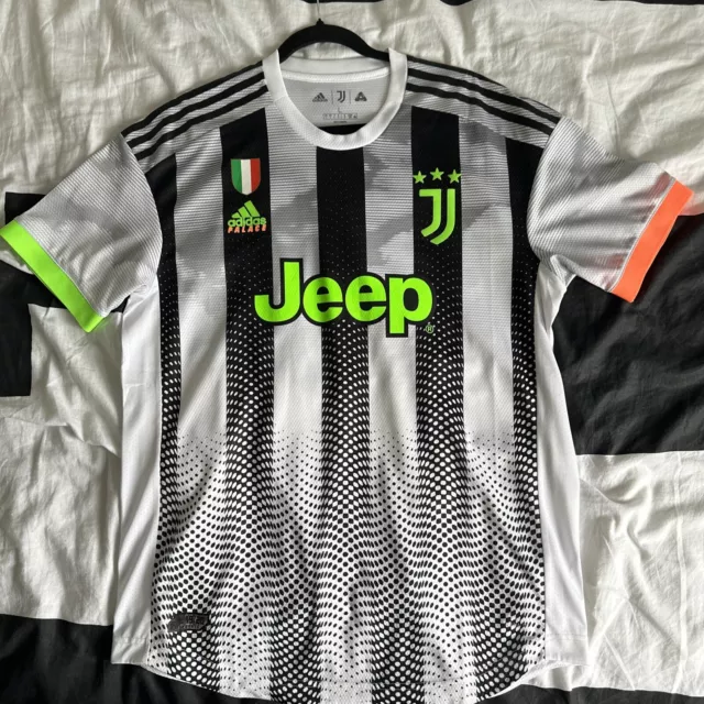 Juventus sales palace dybala