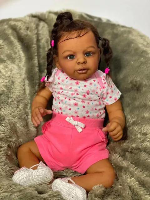 Muñeca bebé renacido de 24" piel oscura niña africana realista recién nacido niño pequeño cabello enraizado