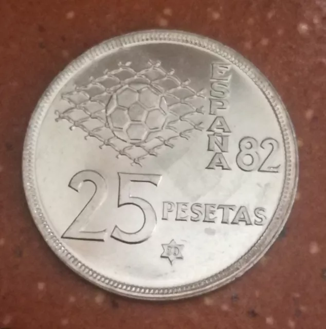 Feliciano. Moneda de 25 pesetas año 1980*80 y*81 S/C Juan Carlos I Mundial 82.