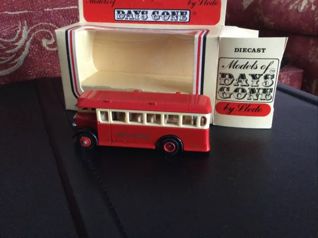 Lledo Vintage Models Of Days Gone ByDie-cast London Transport Red Bus, Boxed-M