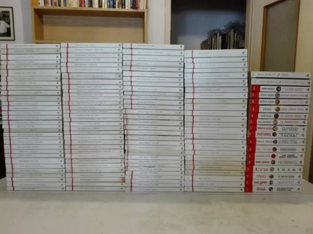 Lotto blocco 138 libri CLASSICI URANIA fantascienza dal n° 1 al 285 vintage