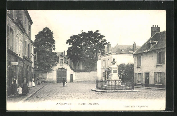 CPA Angerville, Place Tessier
