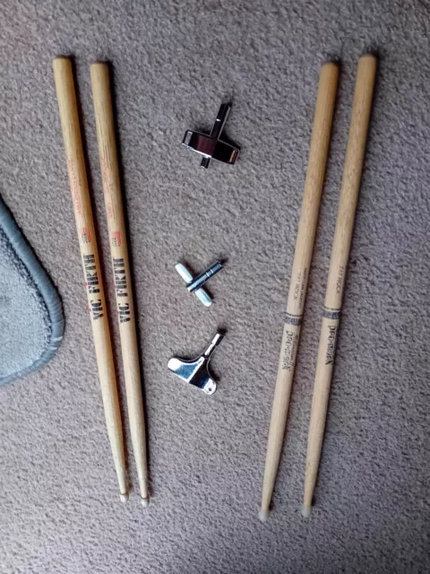 Drum Wire Brush, Drumsticks and Drum Keys Bundle Job Lot