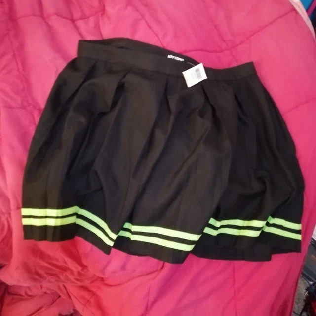 Hot Topic Skirt 2x New With Tags Pleated Striped Goth Emo Alt Kawaii Y2k Plus Sz