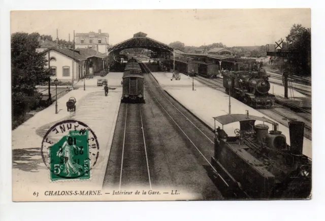 CHAMPAGNE CHALONS Marne CPA 51 inside the station trains 6